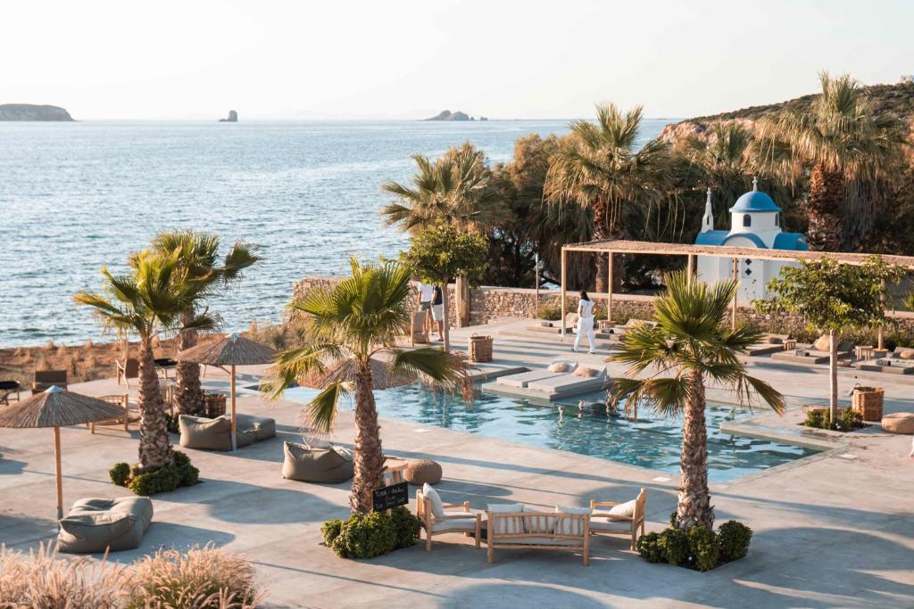 Seesoo Paros Beachfront Resort (Pounda) 