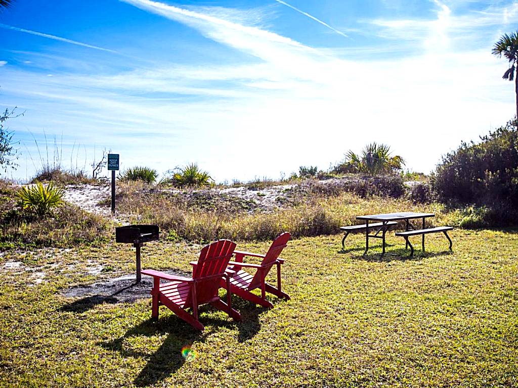 Days Inn & Suites by Wyndham Jekyll Island