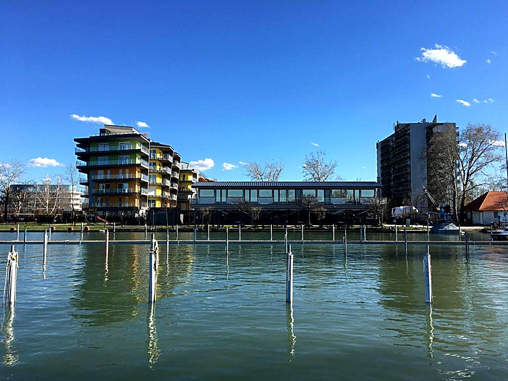 Calypso Lakeside Rooms & Lux Apartments (Siófok) 