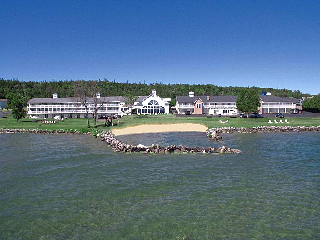 Baymont by Wyndham St. Ignace Lakefront