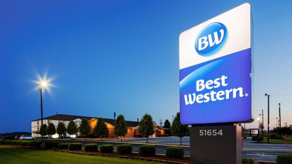 Best Western St. Clairsville Inn & Suites