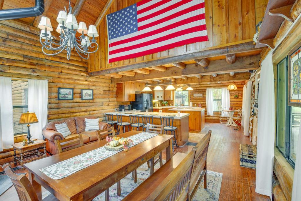 Log Cabin Retreat with Porch and Grill Less Than 1 Mi to Lake!