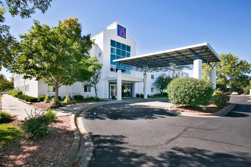 Motel 6-Brooklyn Center, MN - Minneapolis