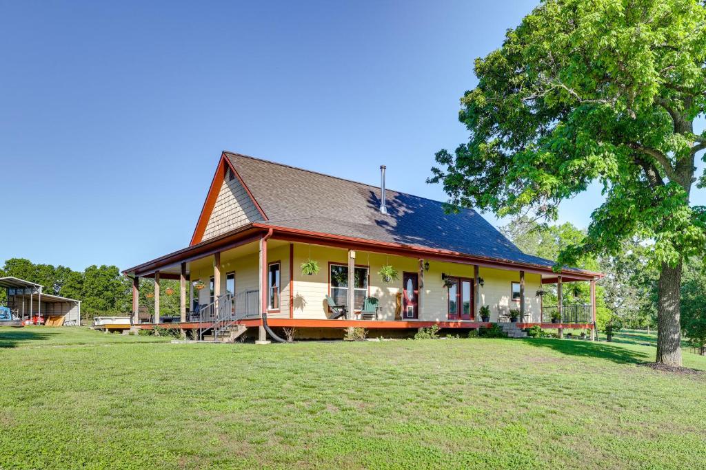 Neosho Home on 90 Acres with Private Pool and Fire Pit