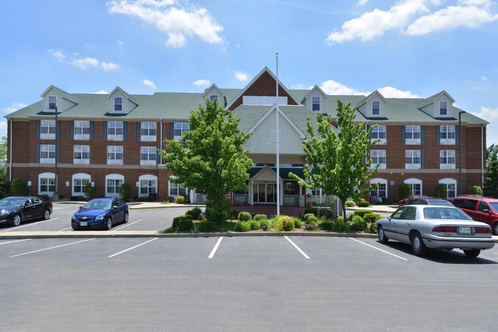 BlissPoint Inn & Suites Marion