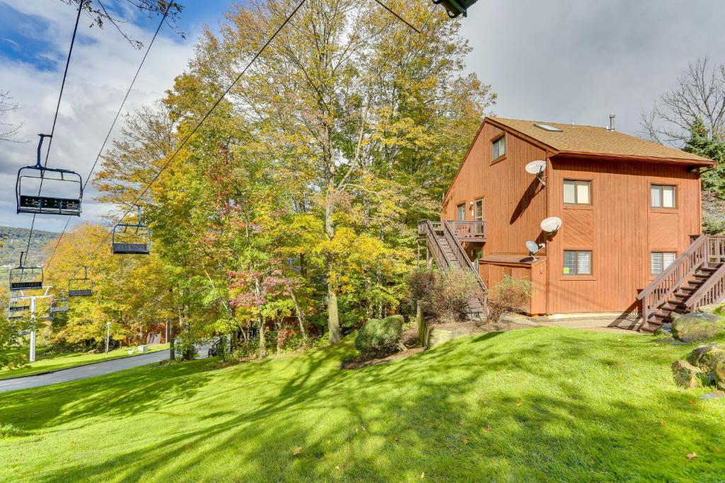 Modern Vernon Township Condo Near Ski and Water Park