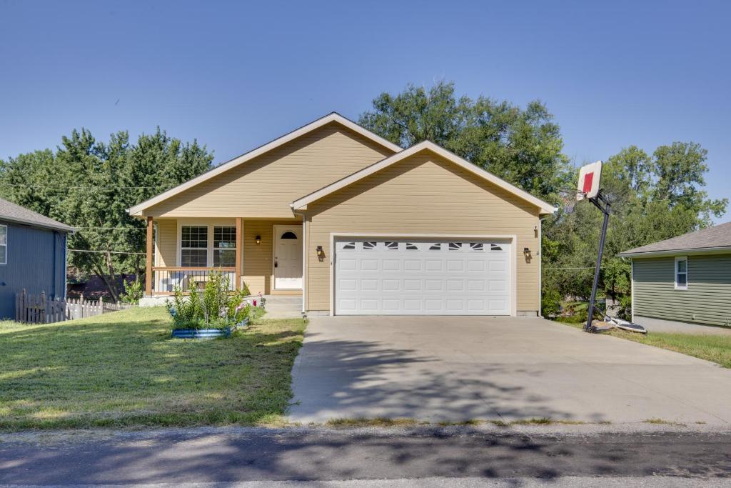 Family-Friendly Lansing Home with Covered Balcony!